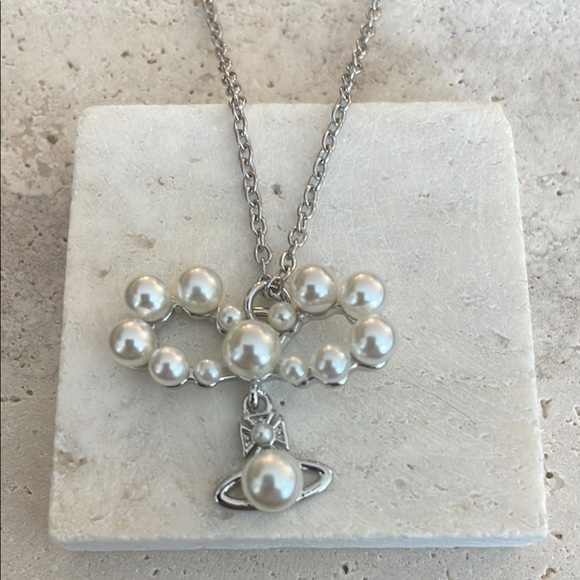 Vivienne Westwood Jewelry - Vivienne Westwood Pearl Orb Necklace Silver Tone Saturn Pendant Classic